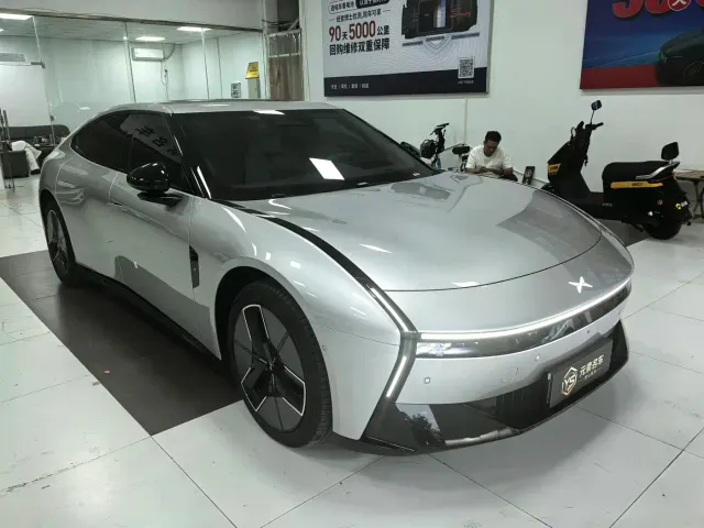 Xpeng P7 — Фото автомобиля 3