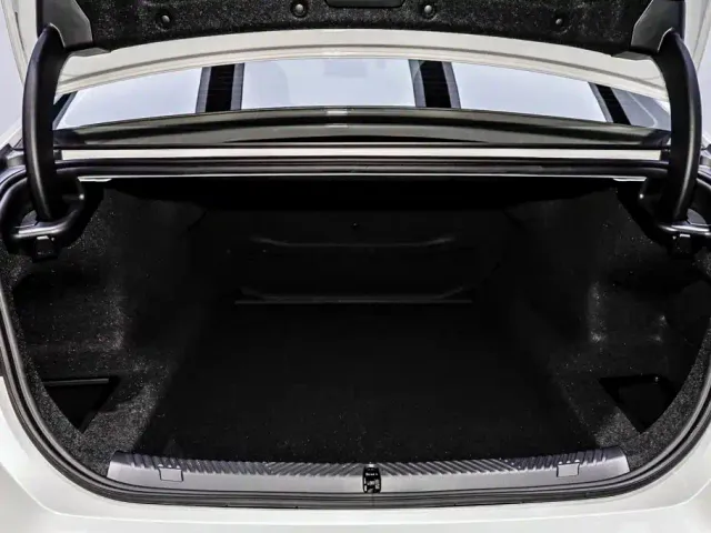 BMW 5 Series — Фото автомобиля 7