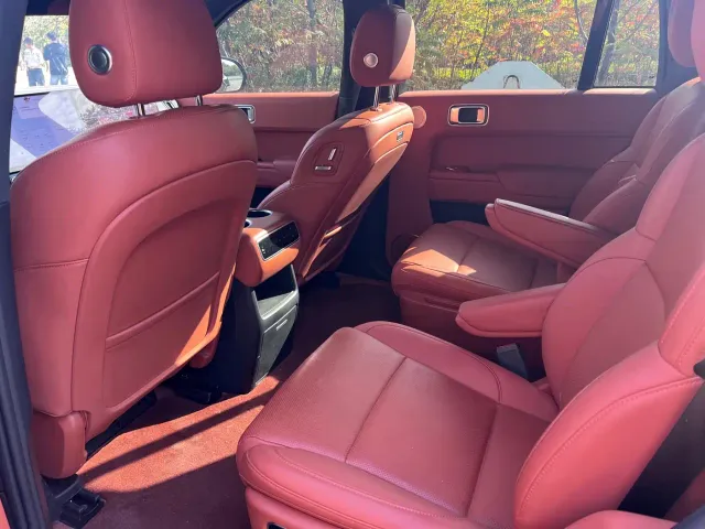 Li Auto L8 — Фото автомобиля 5
