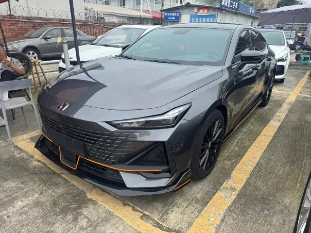 Фотография автомобиля — Changan UNI-V