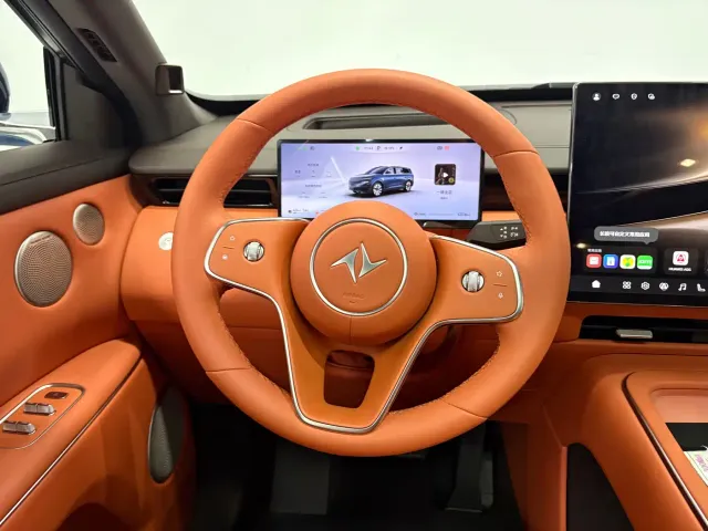 Dongfeng E8 M8 — Фото автомобиля 15