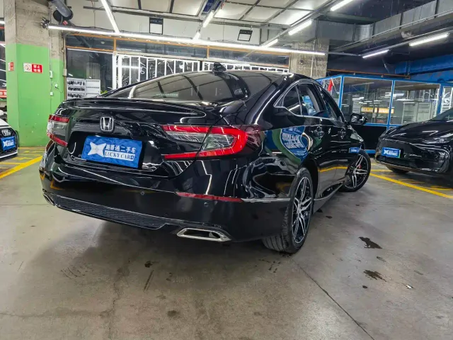 Honda Accord — Фото автомобиля 4