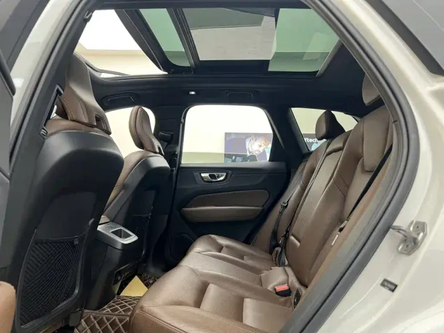Volvo XC60 — Фото автомобиля 20