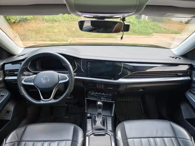Volkswagen Passat — Фото автомобиля 4