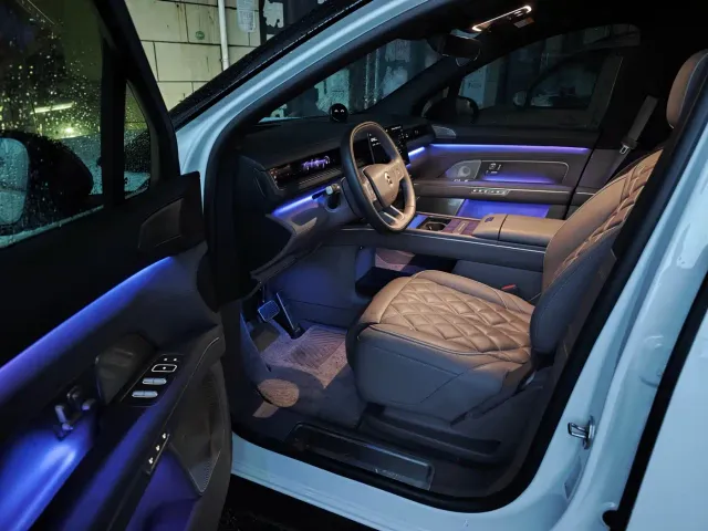 Nio ES8 — Фото автомобиля 5