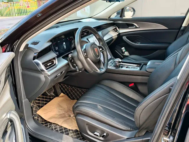 Hongqi H5 — Фото автомобиля 4