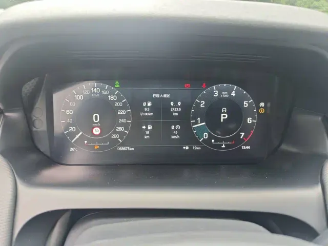Land Rover Discovery Sport — Фото автомобиля 11