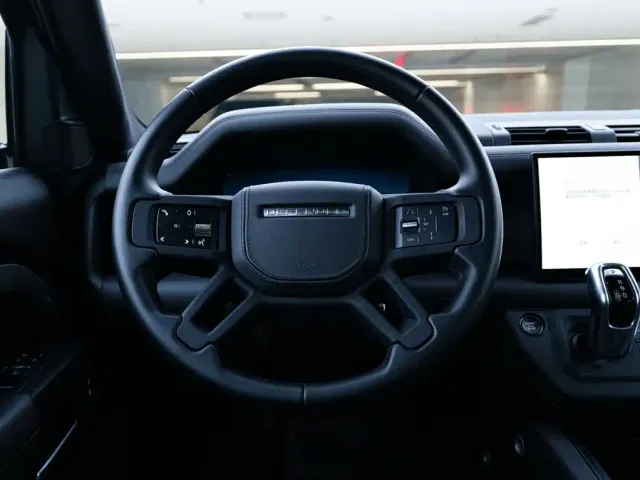 Land Rover Defender — Фото автомобиля 21
