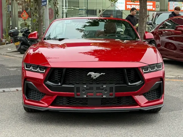 Ford Mustang — Фото автомобиля 2