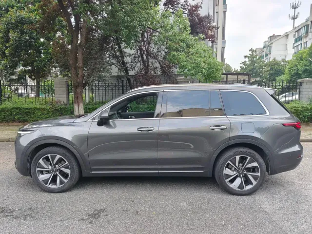 Li Auto ONE — Фото автомобиля 3