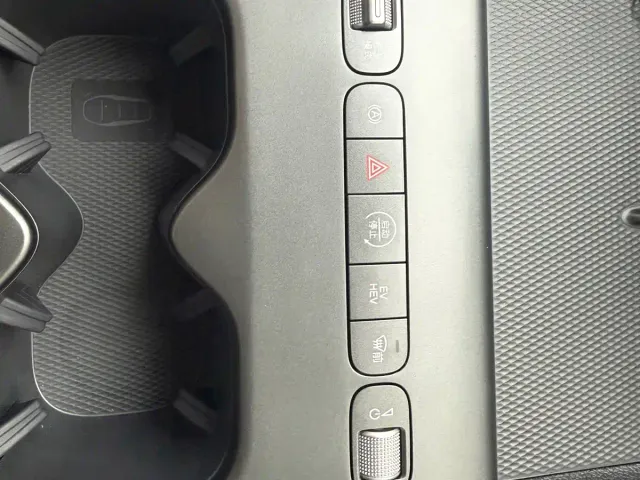 BYD Seal 05 DM-i — Фото автомобиля 15