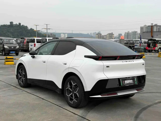 Lynk & Co Z20 — Фото автомобиля 4