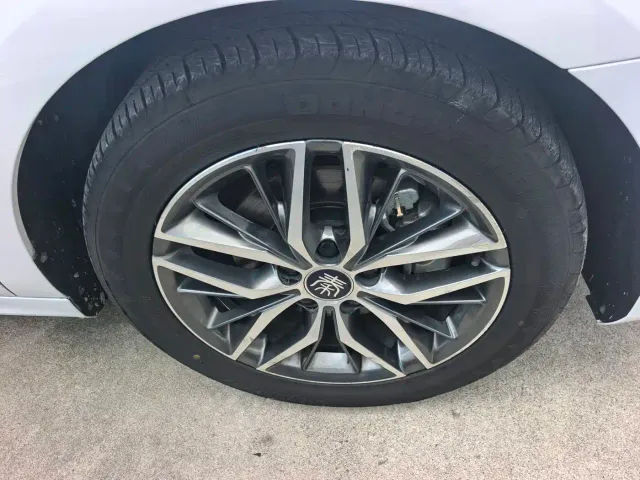 BYD Qin PLUS — Фото автомобиля 7