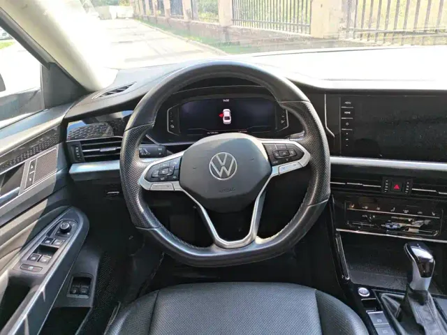 Volkswagen Passat — Фото автомобиля 15