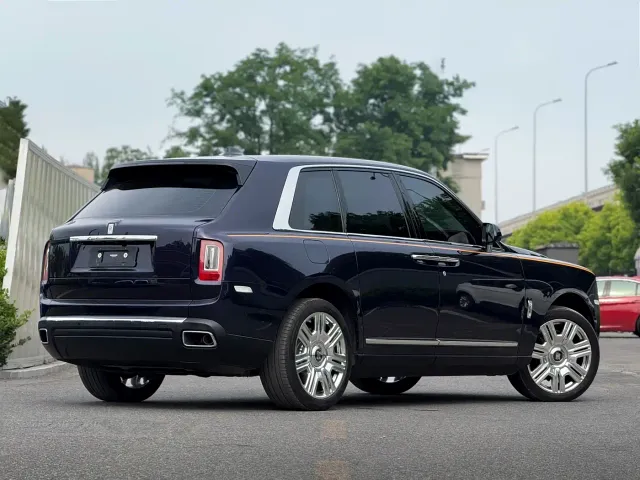 Rolls-Royce Cullinan — Фото автомобиля 23