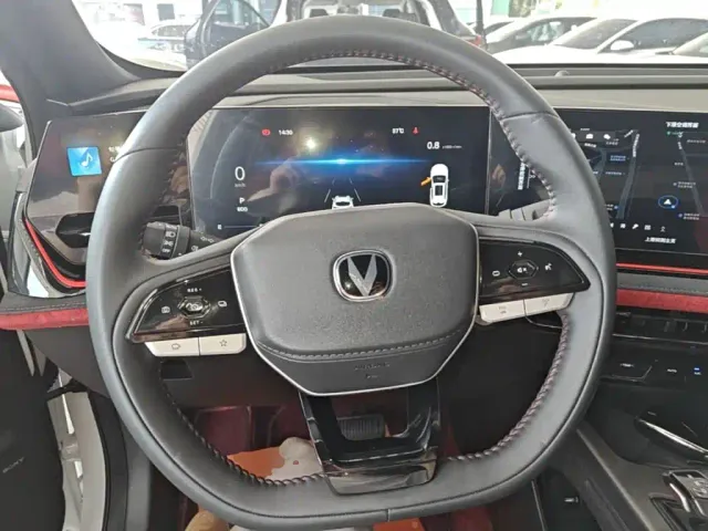 Changan X5 Plus — Фото автомобиля 6