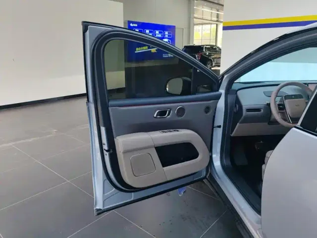 Li Auto i6 — Фото автомобиля 7