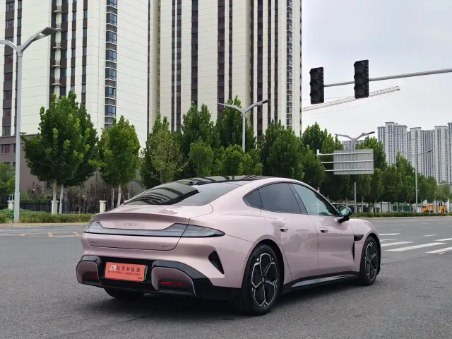 Xiaomi SU7 — Фото автомобиля 14