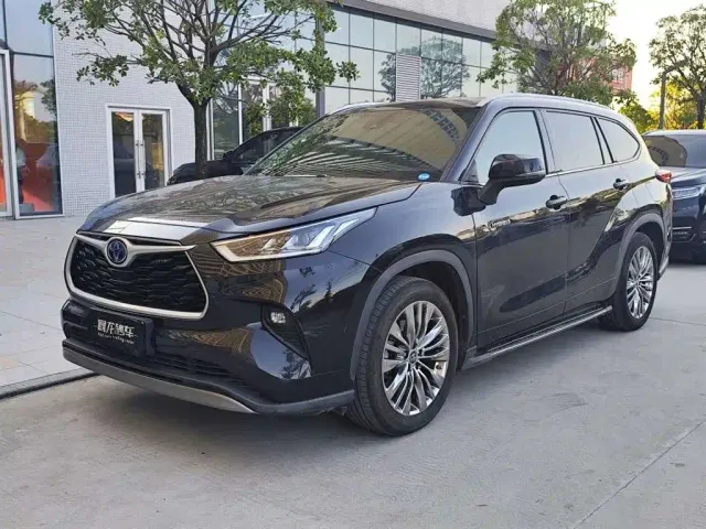 Фотография автомобиля — Toyota Highlander