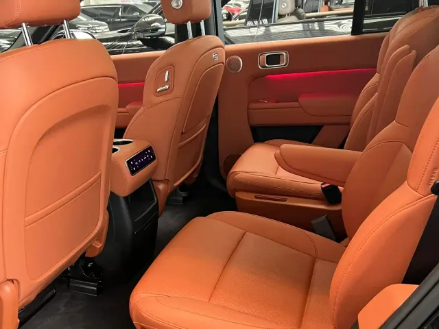 Li Auto L8 — Фото автомобиля 4