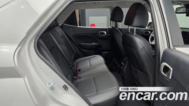Hyundai Venue — Фото автомобиля 18