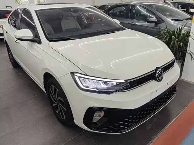 Volkswagen Lavida — Фото автомобиля 3