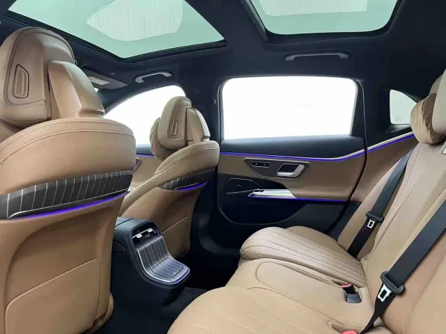 Mercedes-Benz E-Class — Фото автомобиля 13
