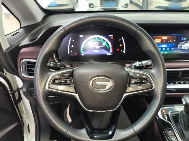 GAC Trumpchi M6 — Фото автомобиля 10