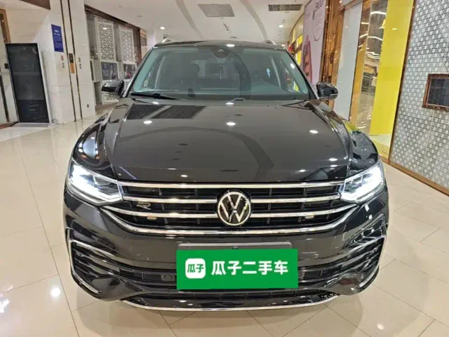 Volkswagen Tiguan L — Фото автомобиля 2