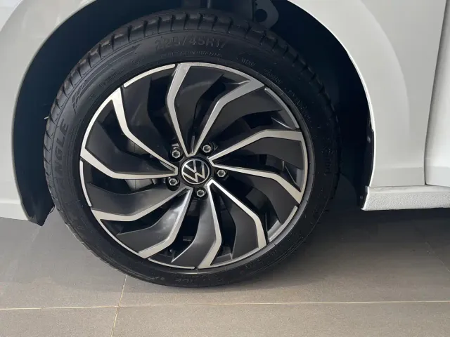 Volkswagen Golf — Фото автомобиля 7