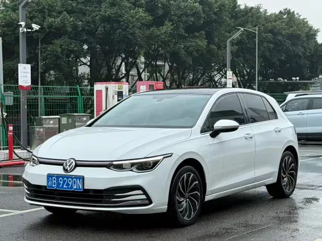 Фотография автомобиля — Volkswagen Golf