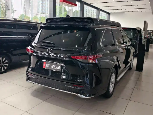 Toyota Granvia — Фото автомобиля 12