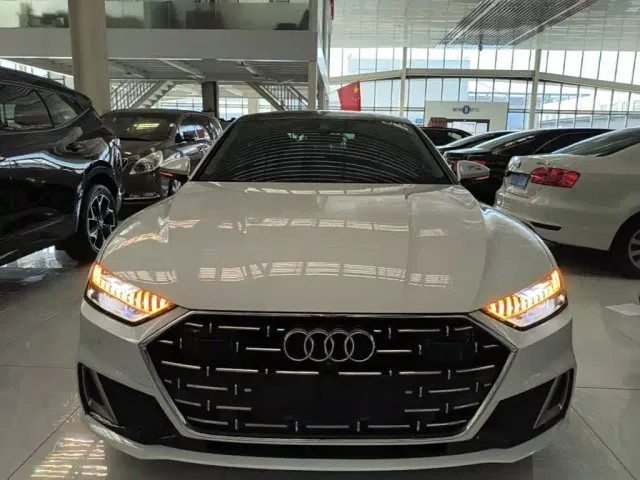 Audi A7L — Фото автомобиля 2
