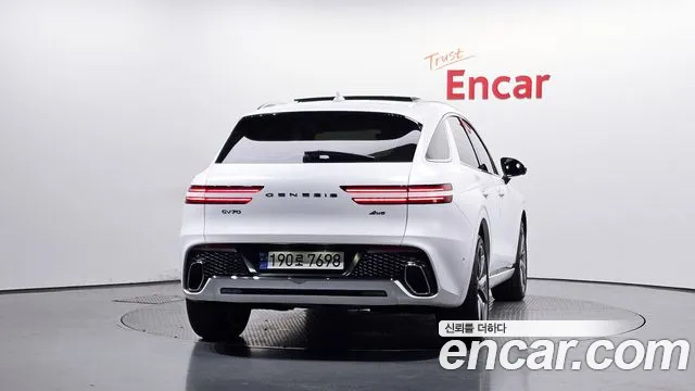 Genesis GV70 2.5T Бензин AWD — Фото автомобиля 2