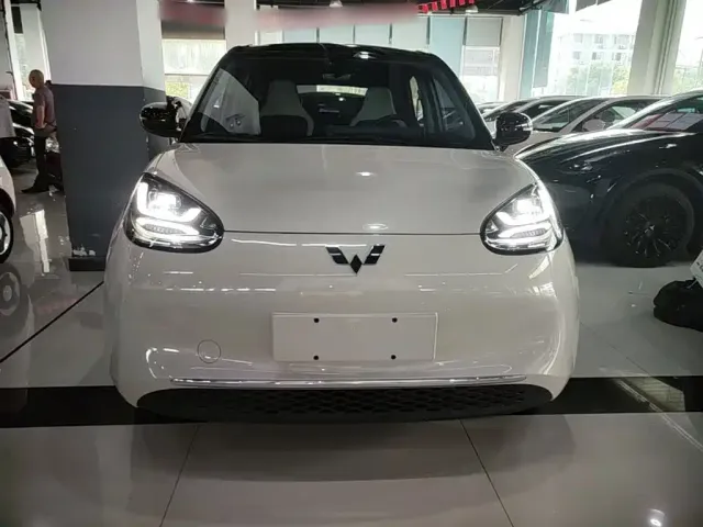 Wuling Bingo — Фото автомобиля 2
