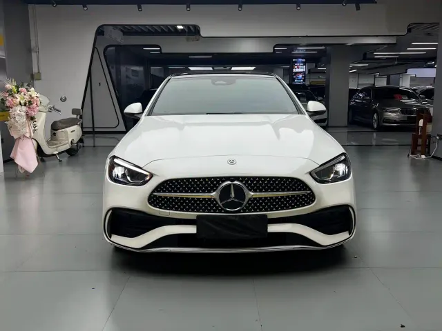 Mercedes-Benz C-Class — Фото автомобиля 2