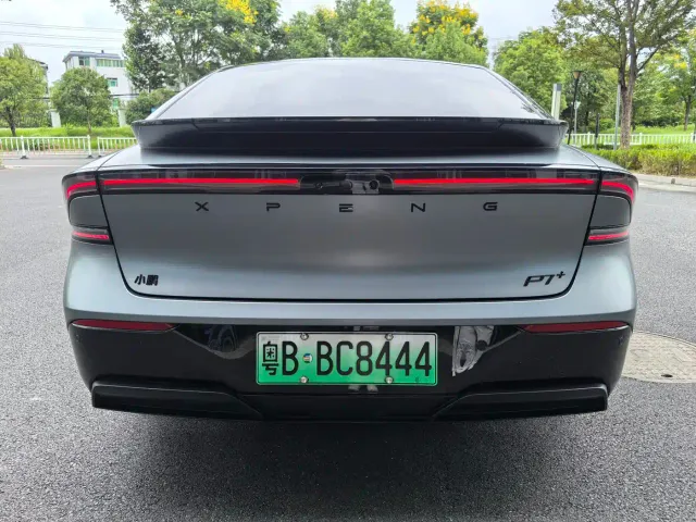 Xpeng P7+ — Фото автомобиля 15