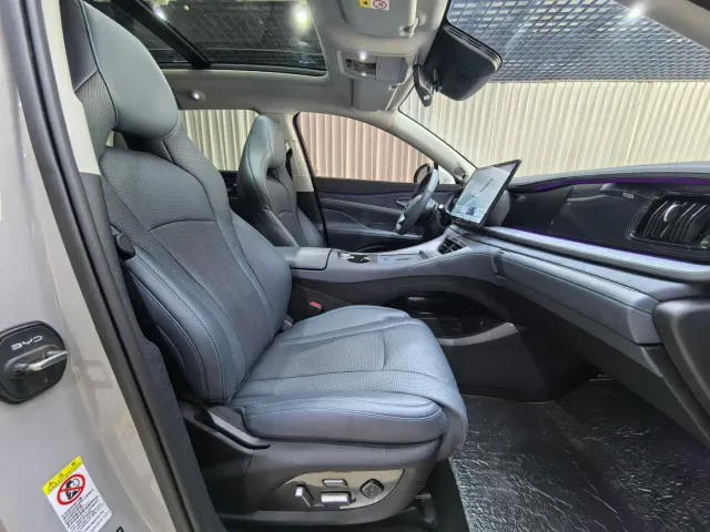 BYD Hai Shi 07 DM-i — Фото автомобиля 13