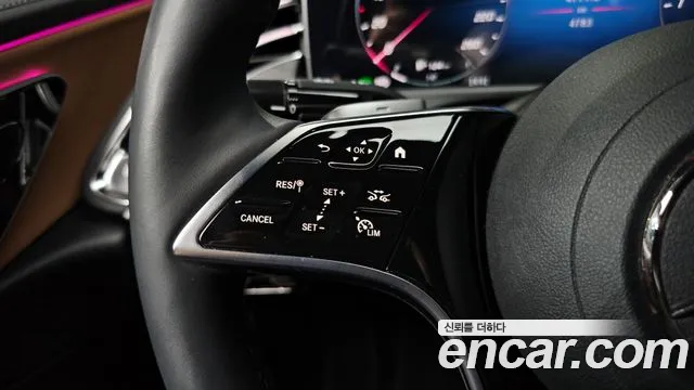 Mercedes-Benz E-Class — Фото автомобиля 22