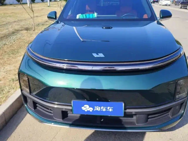 Li Auto L8 — Фото автомобиля 2