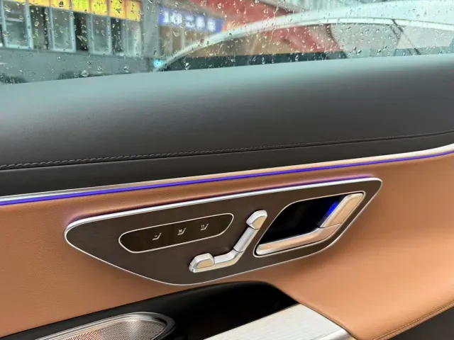 Mercedes-Benz E-Class — Фото автомобиля 6