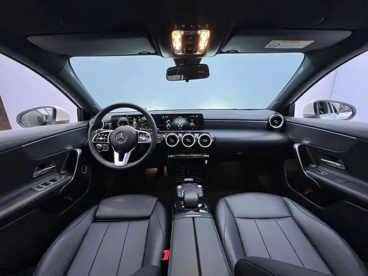 Mercedes-Benz Mercedes-Benz A-Class 2022 Facelift A 180 L Sport Sedan — Фото автомобиля 22