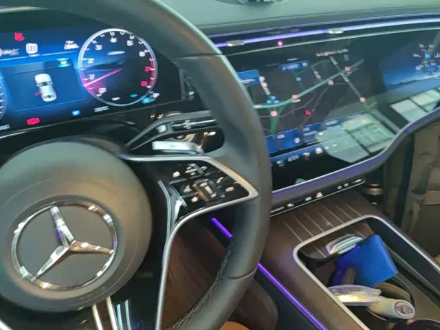Mercedes-Benz E-Class — Фото автомобиля 13