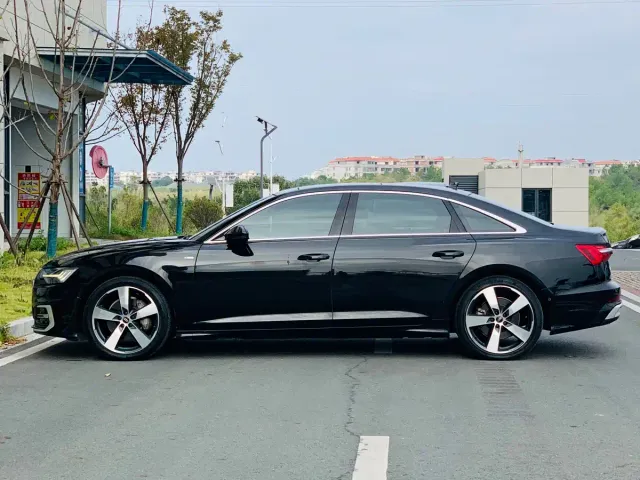Audi A6L — Фото автомобиля 9