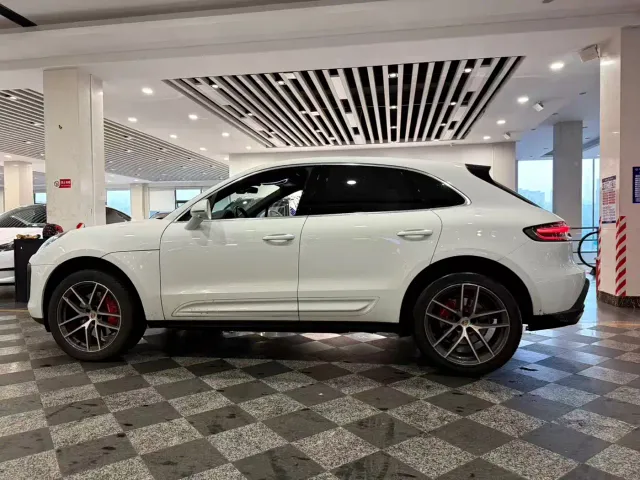 Porsche Macan — Фото автомобиля 3
