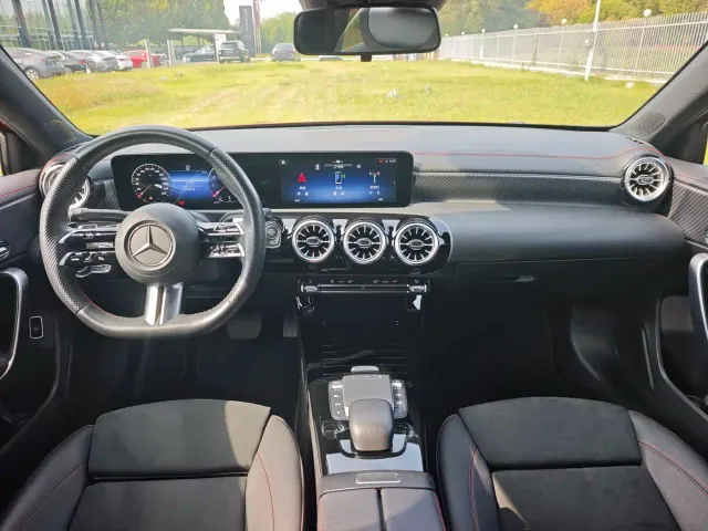 Mercedes-Benz A-Class — Фото автомобиля 12