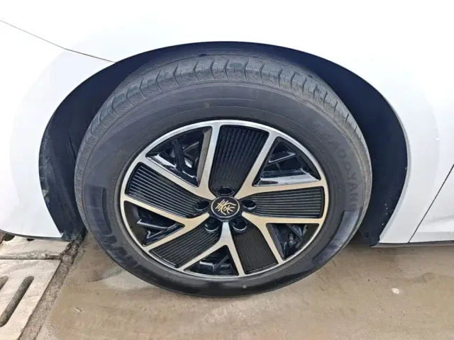 BYD Qin L — Фото автомобиля 22