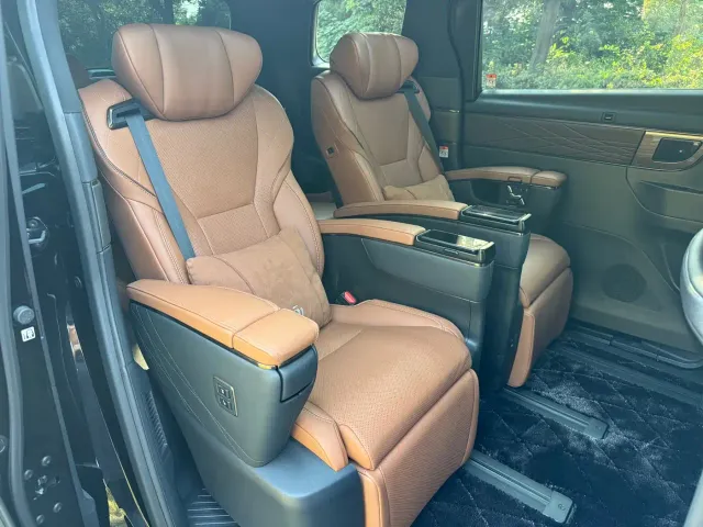 Toyota Vellfire — Фото автомобиля 12