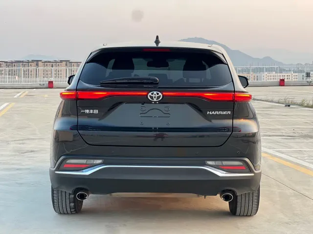Toyota Harrier — Фото автомобиля 8