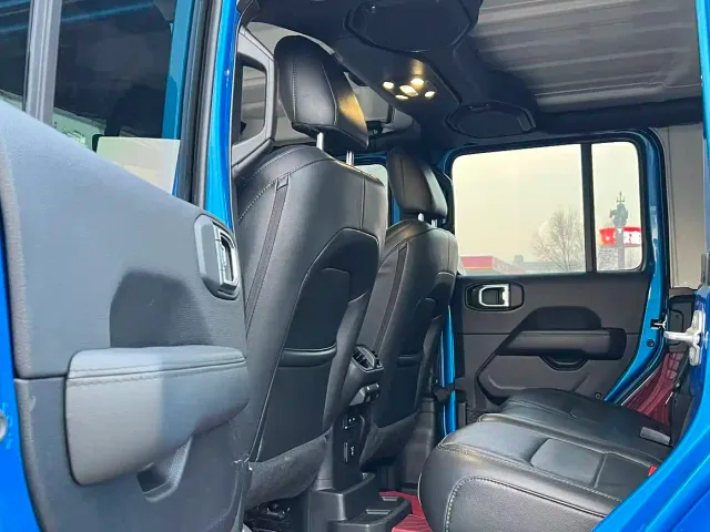 Jeep Wrangler — Фото автомобиля 8